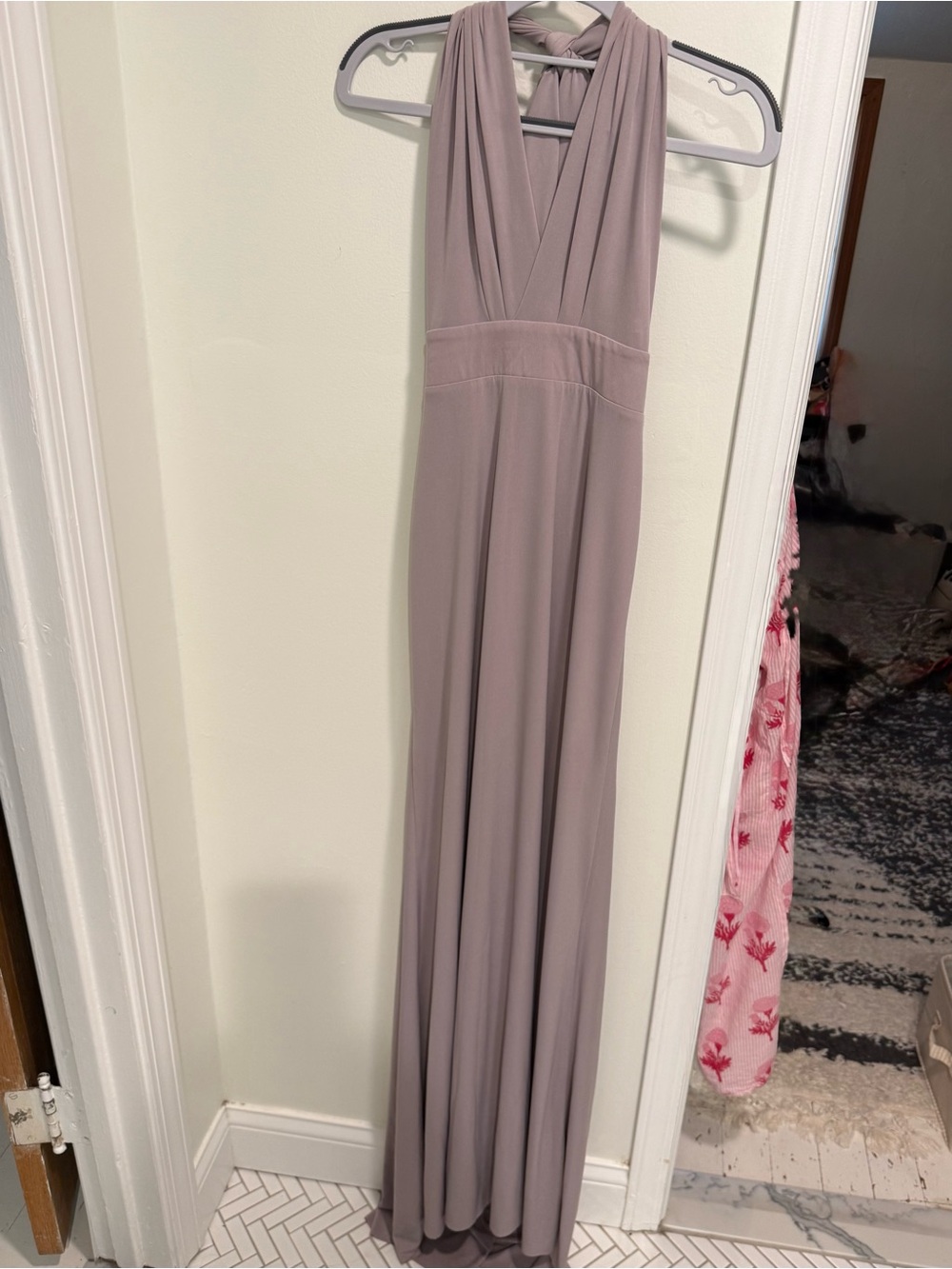 Sleeveless Mauve Maxi Dress with V-Neck